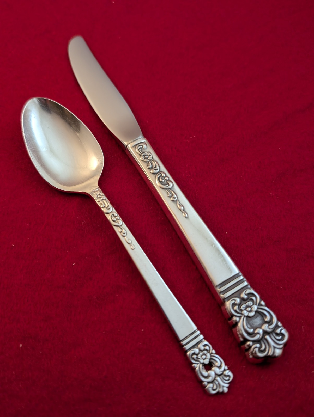 Rogers 1970 Oneida SCANDINAVIAN Pattern Silverplate Youth Knife & Spoon