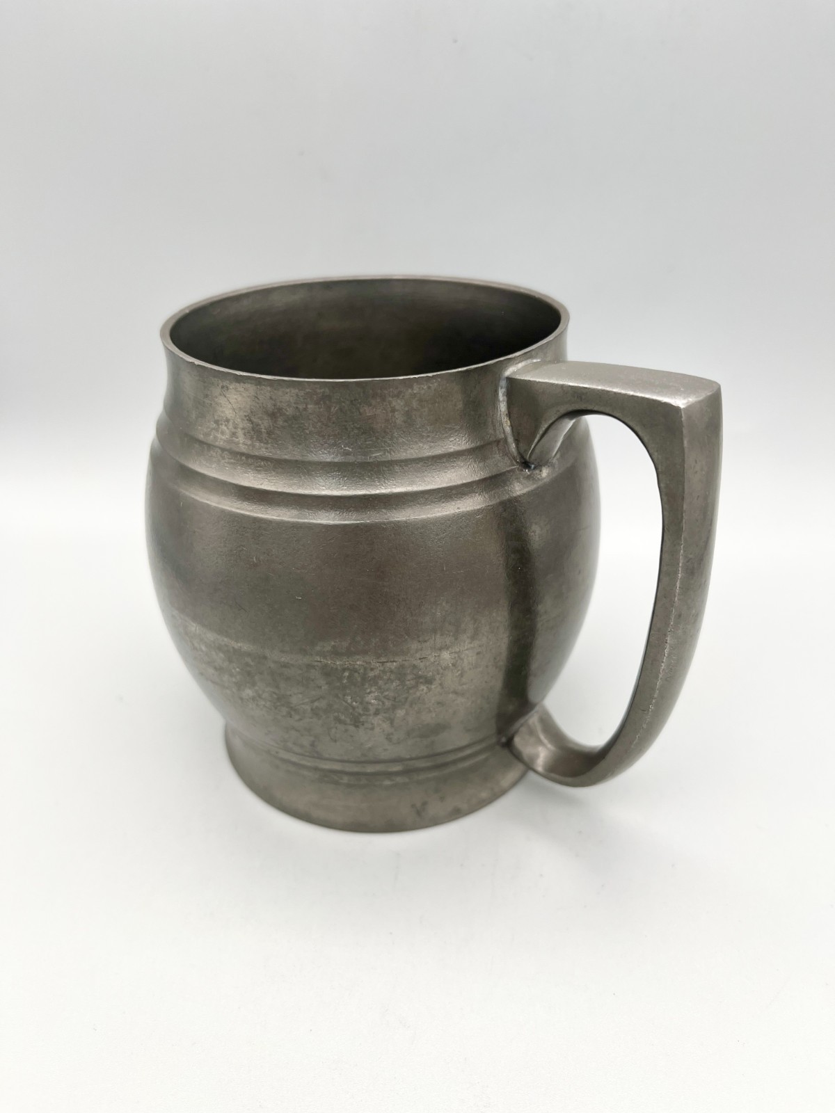 MID-CENTURY PEWTER ONE PINT TANKARD, OLD COUNTRY ROSE, SHEFFIELD, c.1950s/60s
