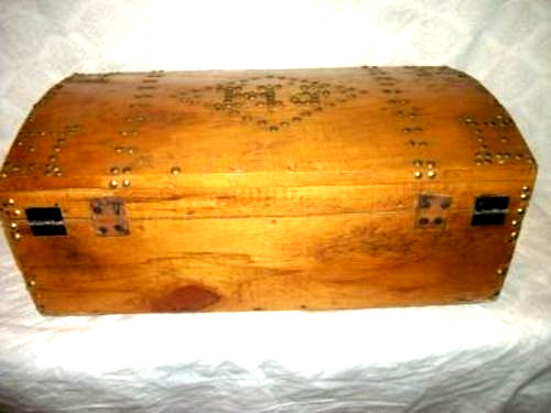 ANTIQUE FRENCH PINE DOME TOP TRUNK PRIMITIVE BRASS TACKS INITIALS WALLPAPER IRON