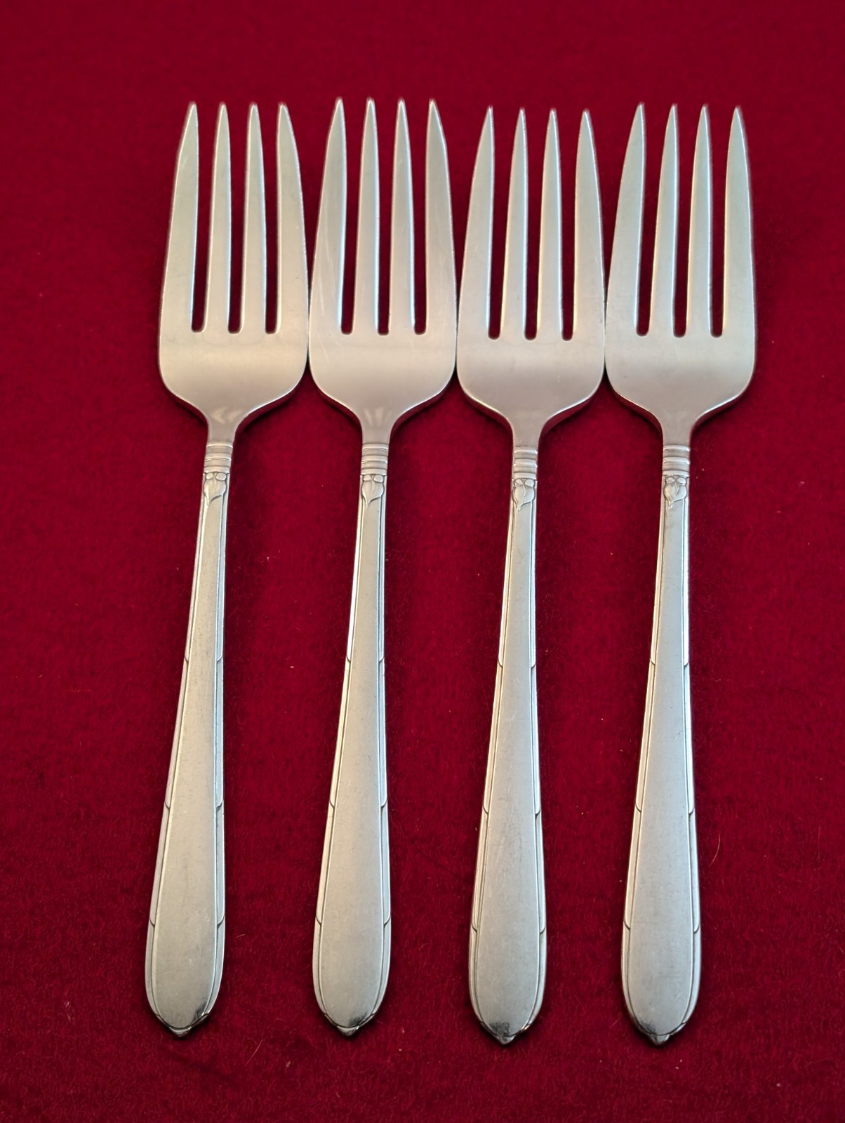 Lot Of 4 ONEIDA SILVERPLATE 1935 BERKELEY SQUARE Salad Forks Silverware