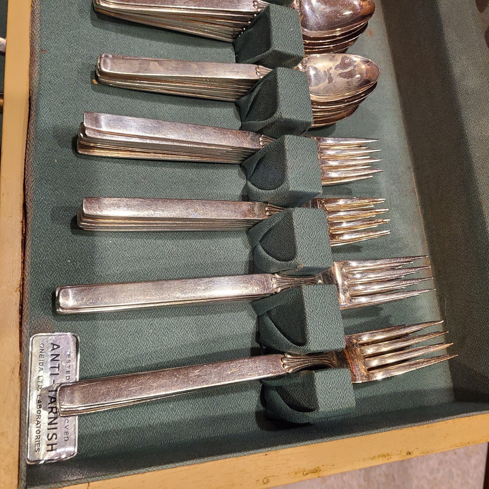 79 pc Oneida Twilight Community Silverplate Service 8 Plus MCM Wood Box EXTRAS