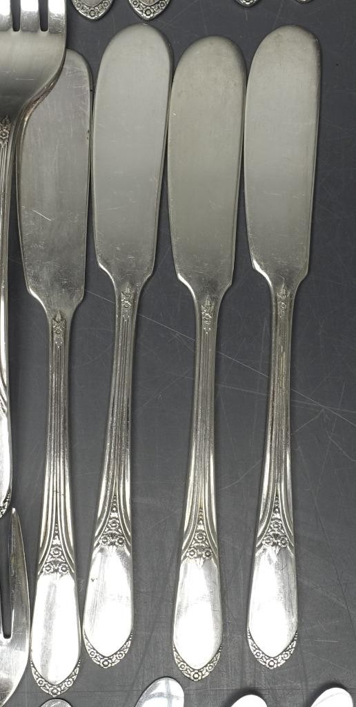 FLATWARE 66pc W.M. ROGERS silverplate Mary Lou (1938) service 8 +EXTRAS +SERVING