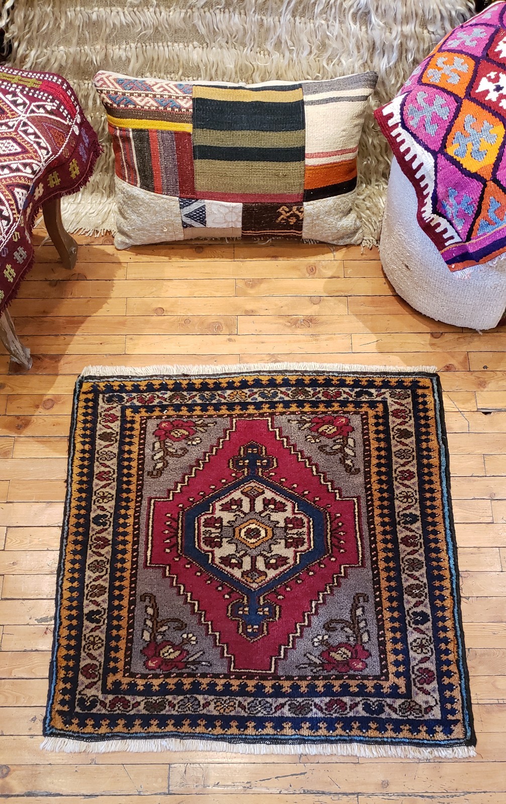 Beautiful Vintage 1960-1980’s Wool Pile, Natural Dye,Tribal Rug 2’6” x 2’9”