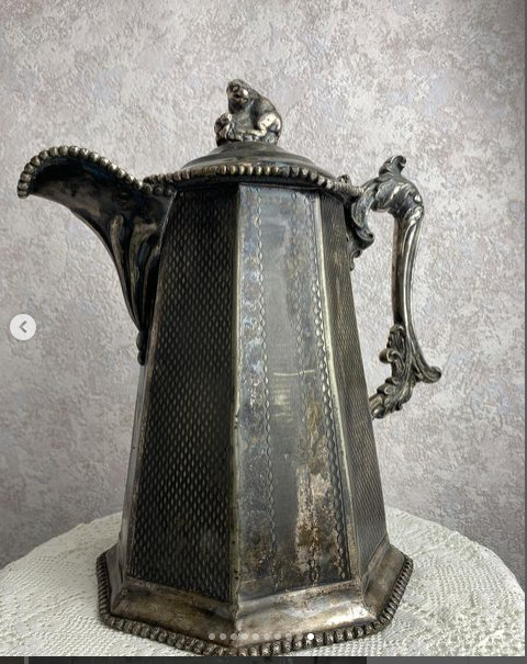 Old England teapot Approximately 1880 years Imported from England Height 30.5 c