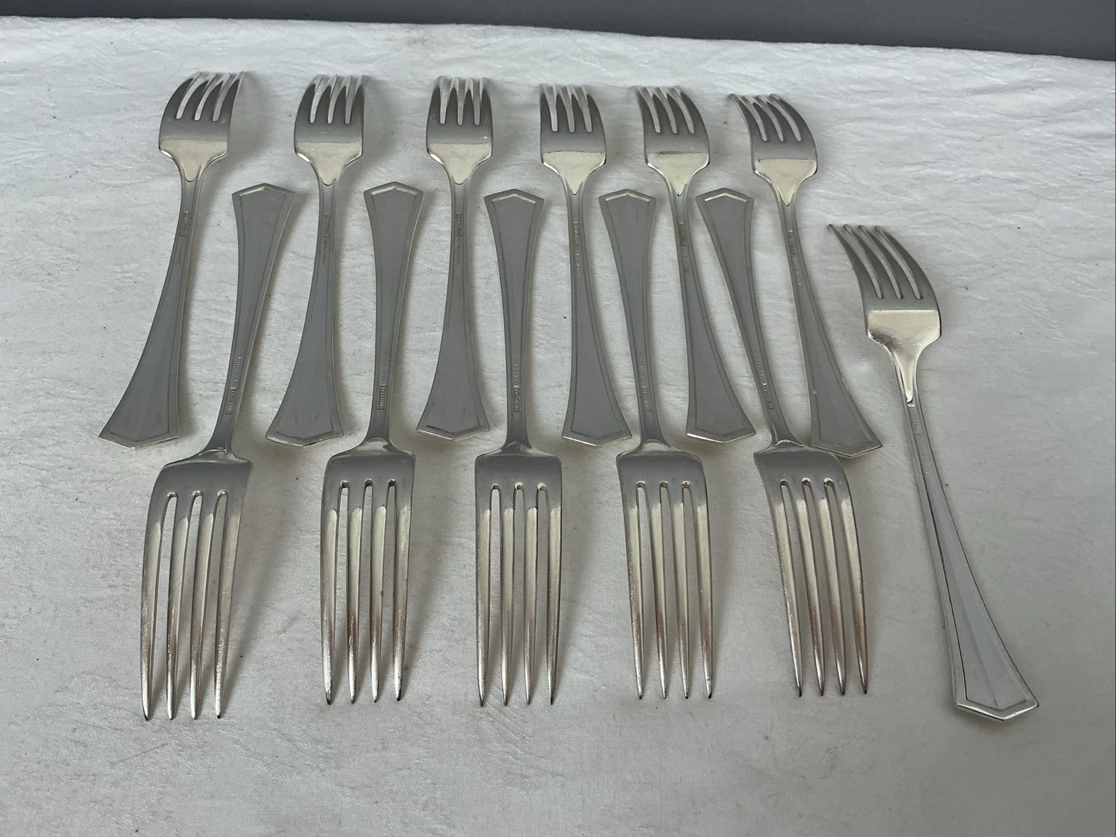 Universal Silver Overlaid Flatware Farmington Silverplate Forks 1917 Lot Of 12