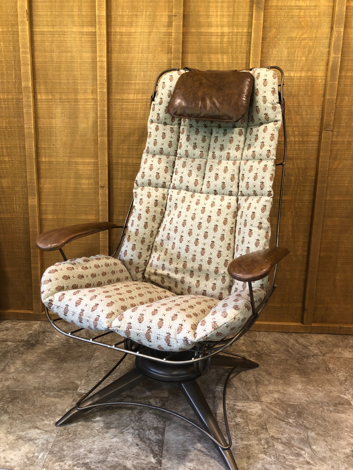 VINTAGE MID-CENTURY HOMECREST WIRE SWIVEL ROCKER LOUNGE CHAIR W/ORIGINAL CUSHION