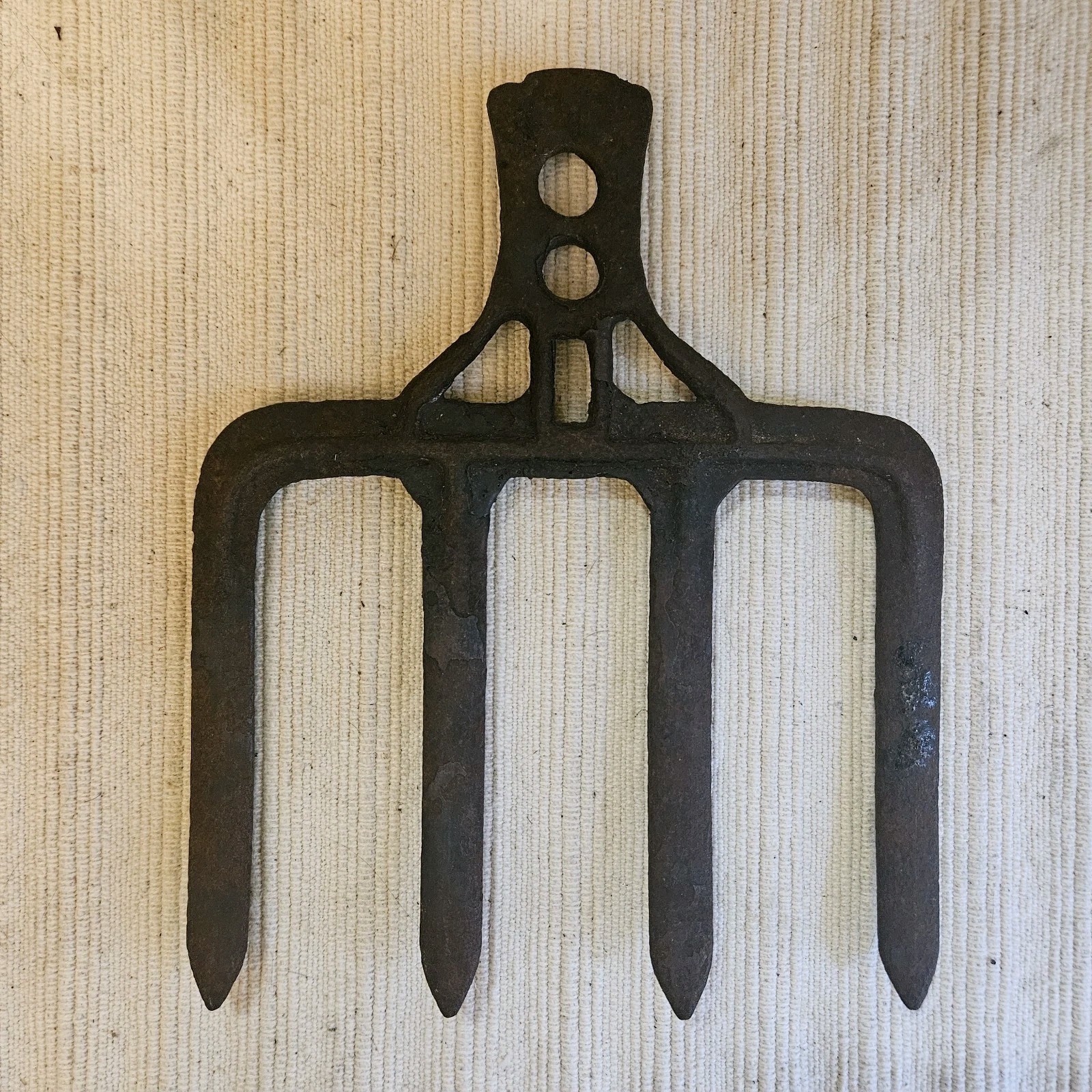 Rare! Antique Unique 4-Tine Pitchfork Head Unbranded Rustic Decor Easy To Hang