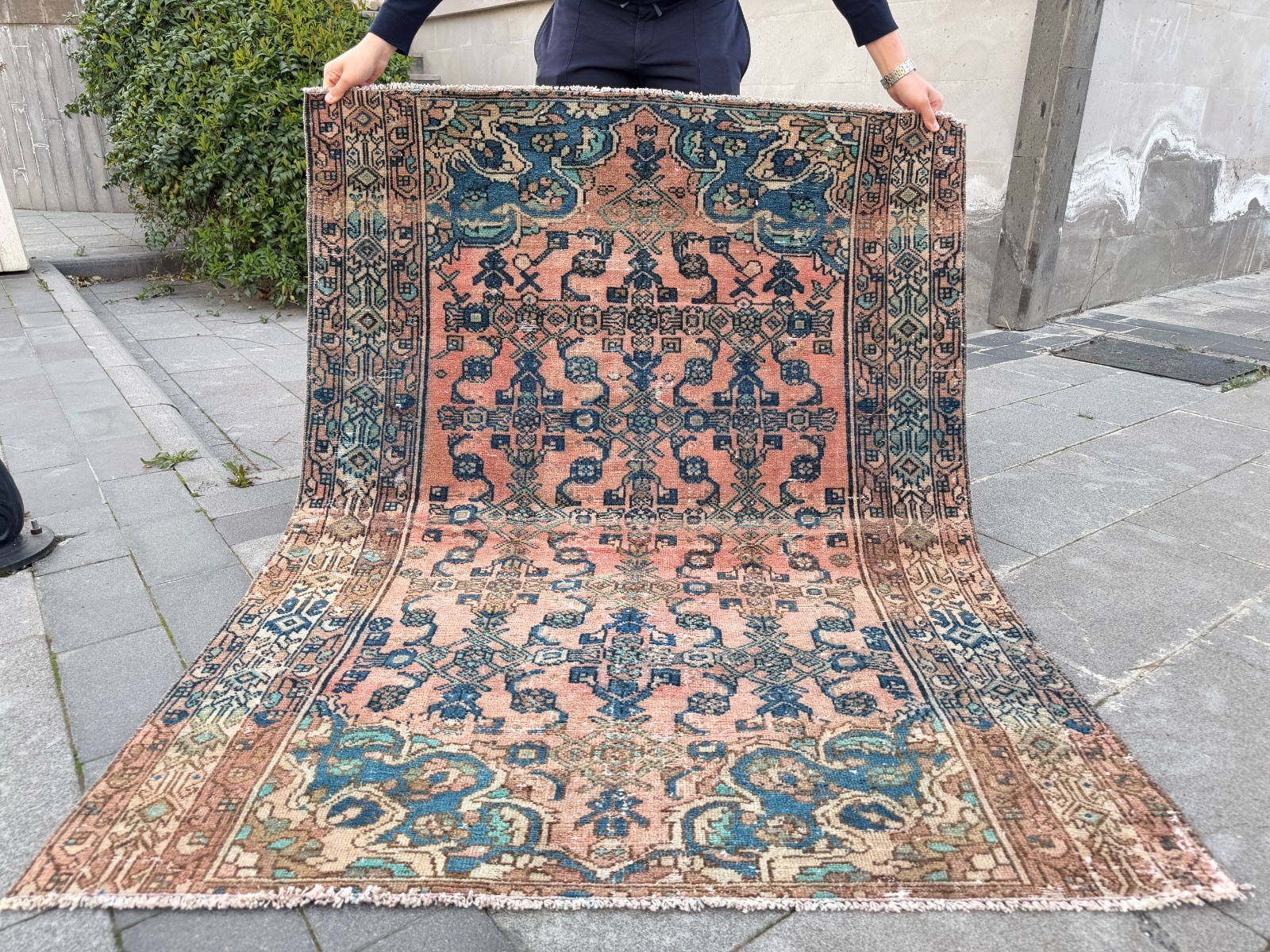 4.1×5.5 ft Vintage Oushak Rug Salmon Pink Indigo Blue Turkish Boho Carpet