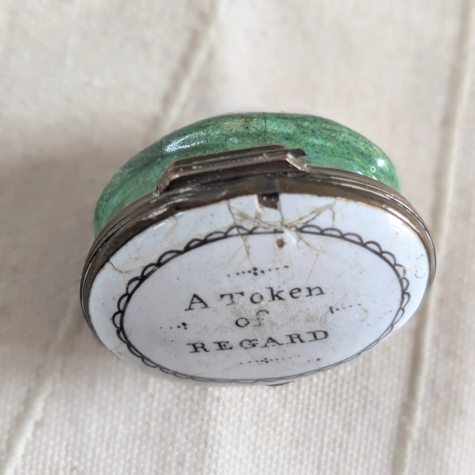 GEORGIAN BILSTON ENAMEL PATCH BOX BULL TOKEN OF REGARD 1780S ANTIQUE PRE-1800