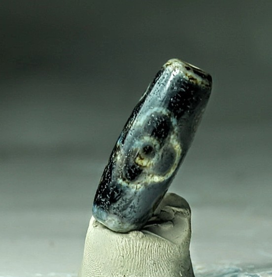 Pre-1800s Indo/Tibetan Old Agate 6 Eye Dzi Bead 13*35mm