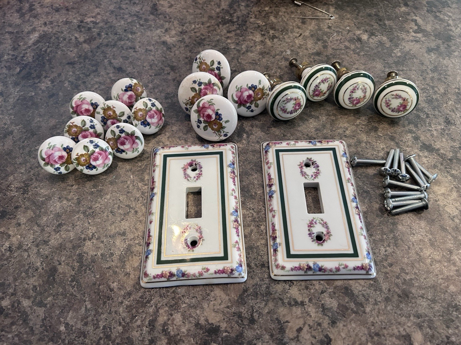 VTG Single Light Switch 2 Plates & 12 drawer Knobs 2 Plates Ceramic Floral NICE