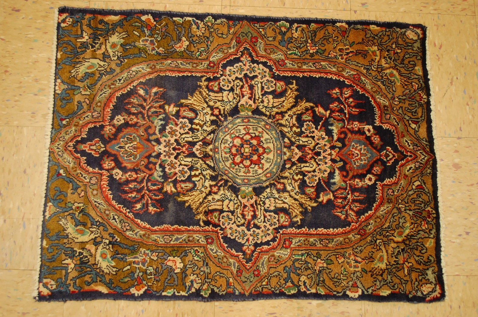 NATURAL WOOL Old Oriental Rugs,Hand Woven,knotted size Approximately 2’1″ × 2’9″