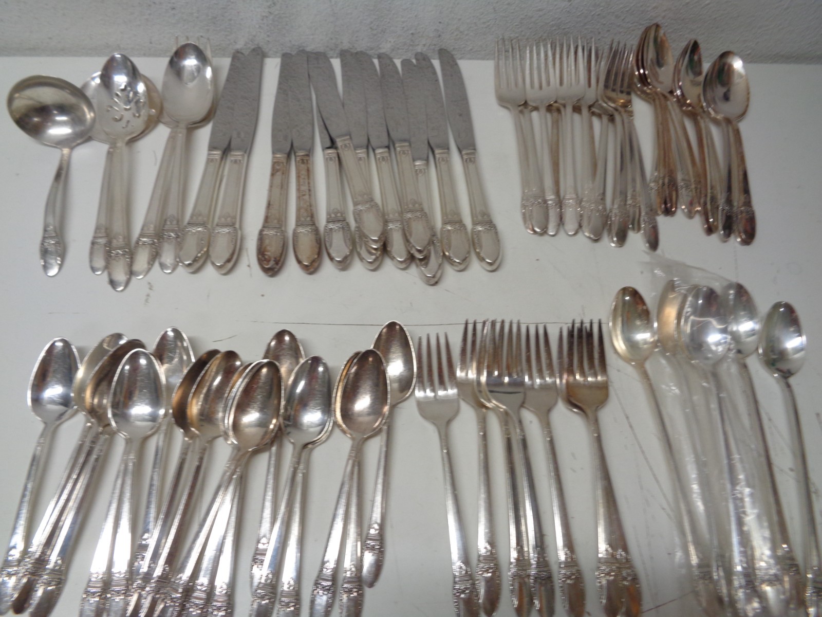Vintage 1847 Rogers Bros. First Love Intl. Silverplate 75 Pieces Flatware