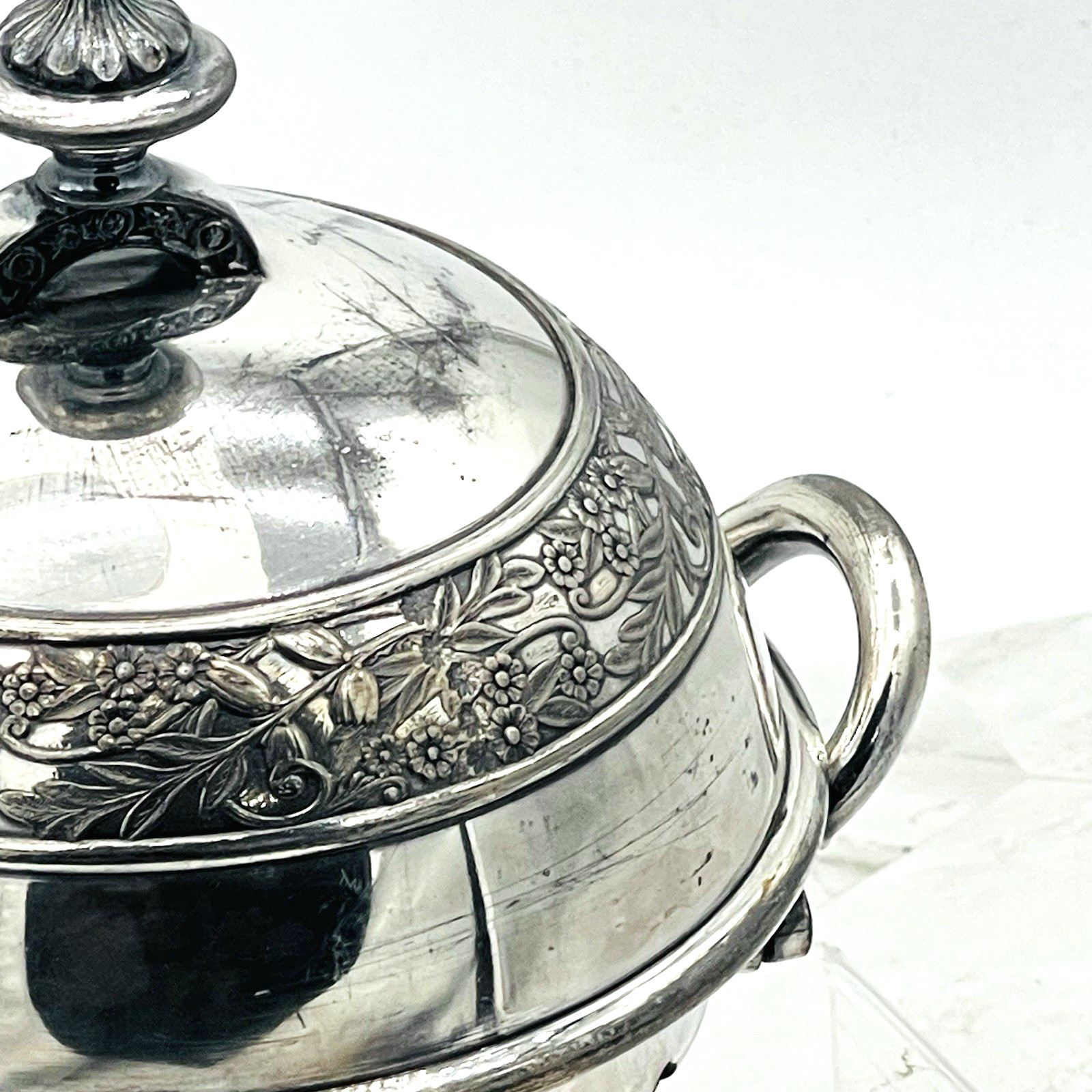 Atq Rogers Bros 1880 Silver Plate Domed Butter Server w Knife & Glass Insert