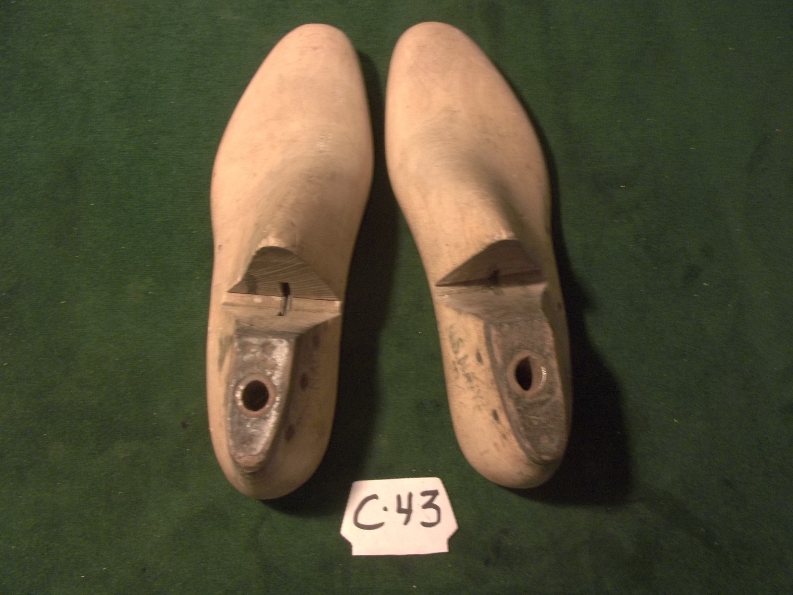Vintage 1942 Pair Size 8-1/2 E US NAVY M & T LYNN Shoe Industrial Lasts #C-43