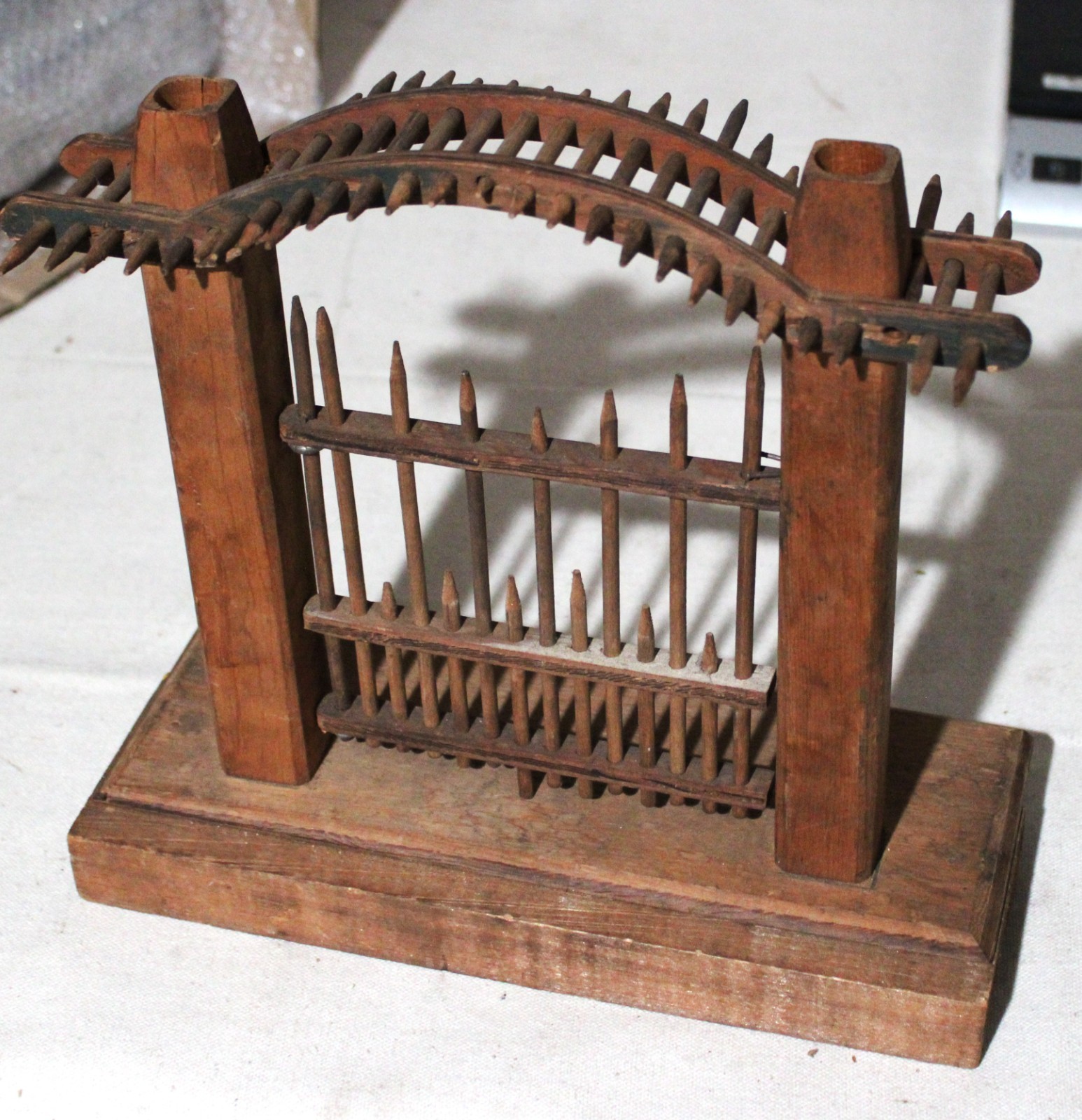 ANTIQUE VICTORIAN ASIAN CHINESE MINIATURE FENCE GATES XMAS VILLAGE RAILROAD WOOD
