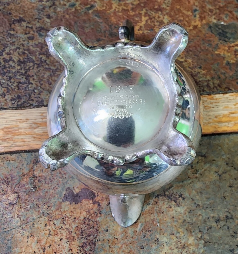 FB ROGERS 1883 SILVER ON COOPER MODEL 2391 CROSS OVER CROWN👑 TRADE MARK CREAMER