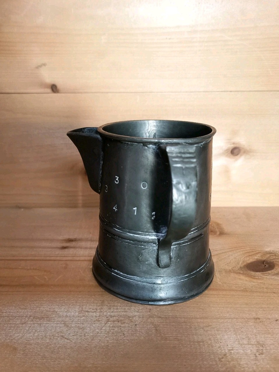Antique Pewter 1/2 Pint measure side spout 235g