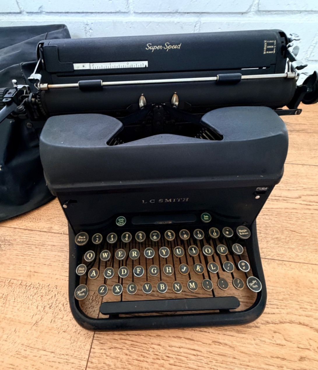 L C Smith & Corona Typewriter Super Speed 1930s Black Antique VTG