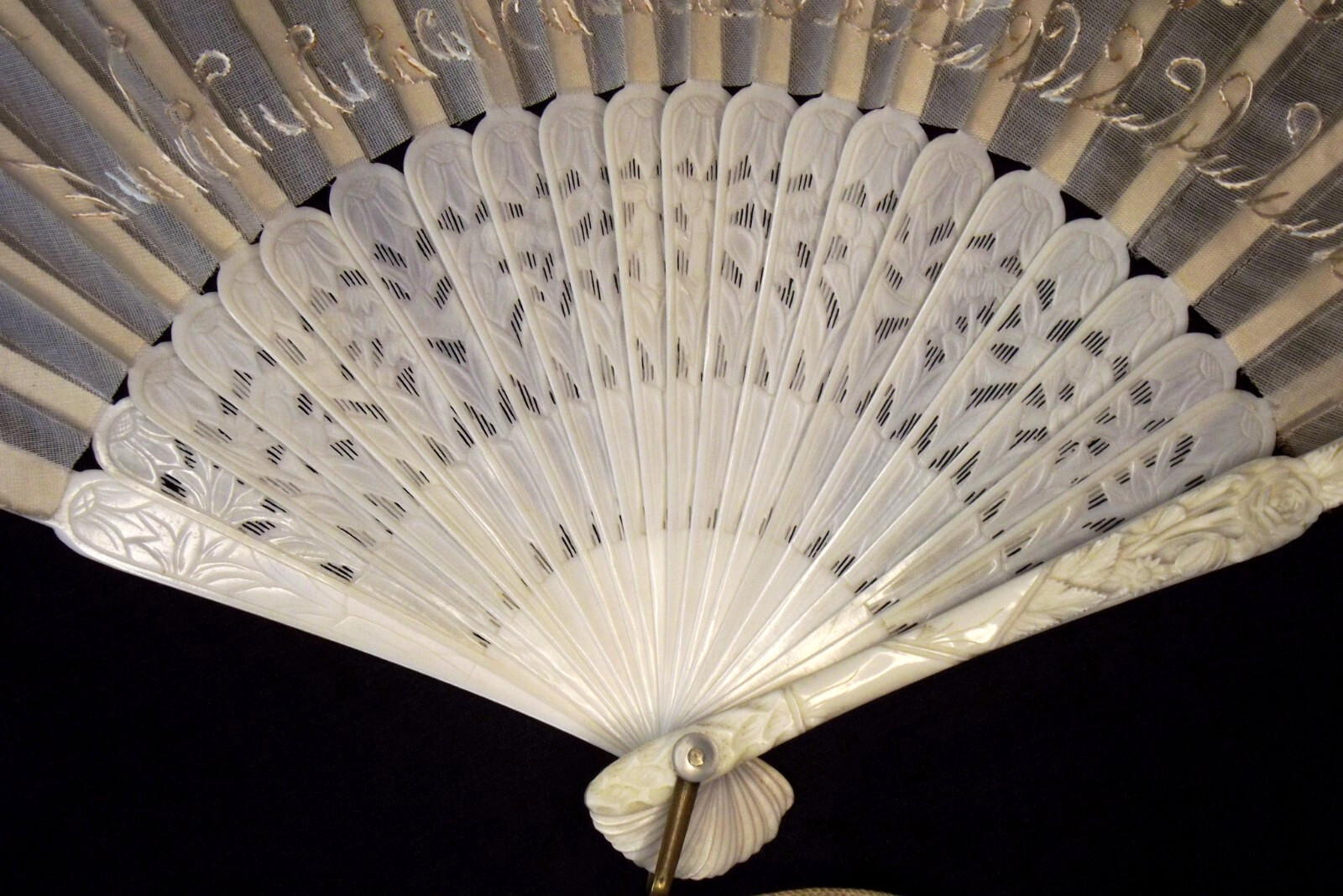 Antique Canton Fan Chinese Export Silk Embroidery Exquisite Carving