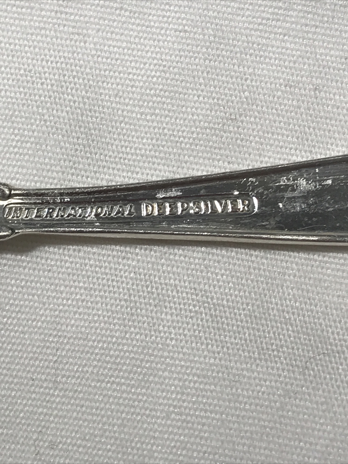 International Deep Silver ~ Wakefield Pattern Sugar Spoon c.1965 5 7/8″