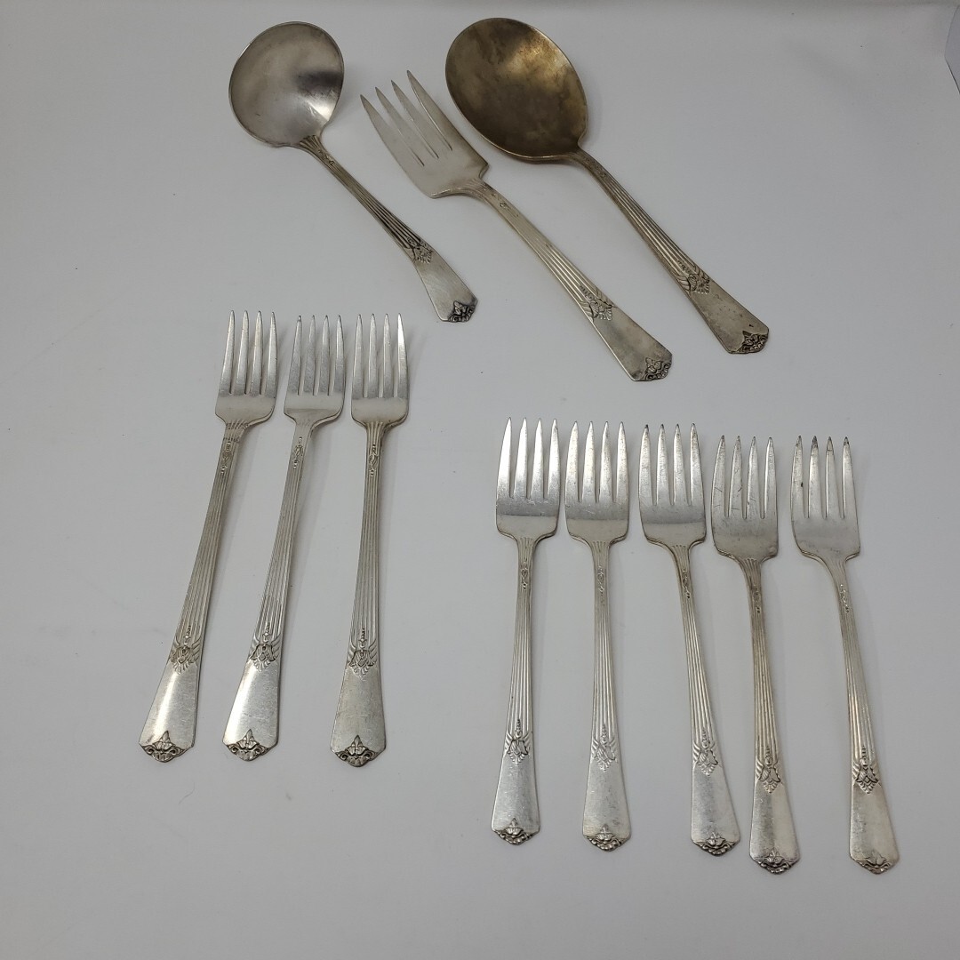 Wm Rogers Sectional Guild Cadence Silverplate Flatware Set of 11