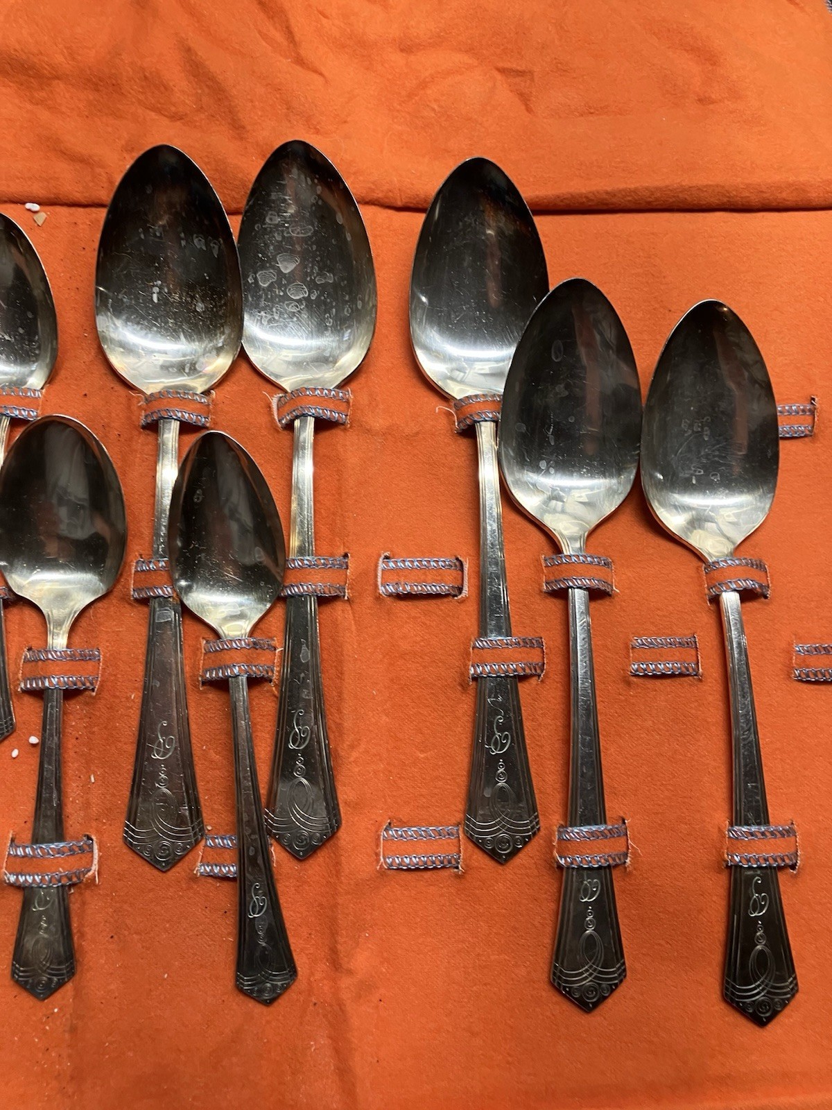 W.M.A Rogers A1. Plus Oneida Ltd. Vintage 1930’s flatware/original leather case