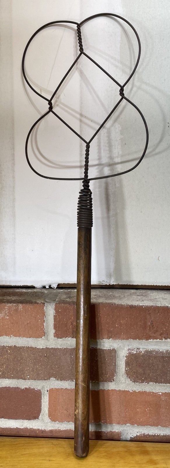 vtg twisted wire rug beater metal carpet home decor farmhouse wood handle