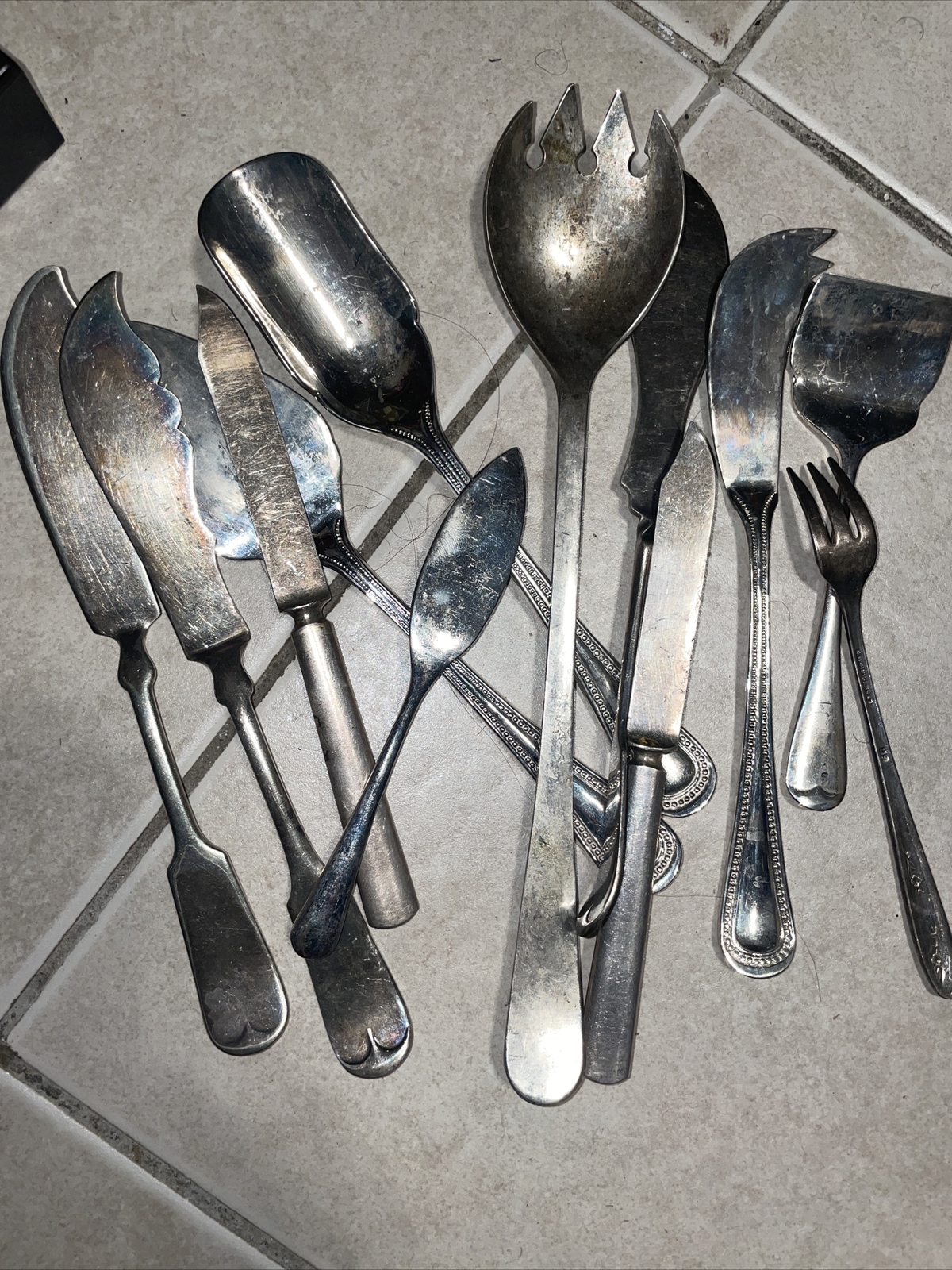 ANTIQUE SILVERPLATE TABLEWARE LOT FORK KNIFE SPOON SERVING