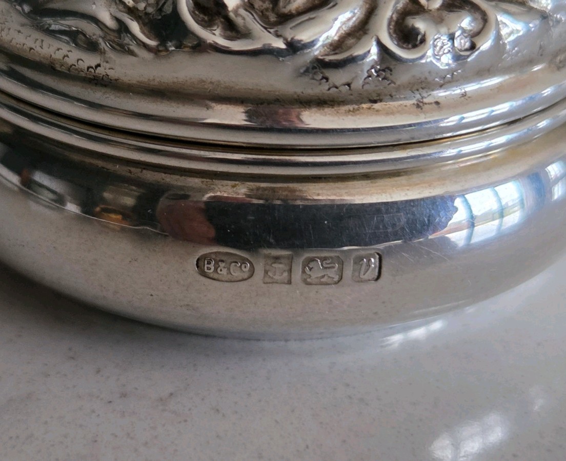 Sterling Silver Hallmarked Trinket/Ring Box by W I Broadway & Co Birmingham 1995