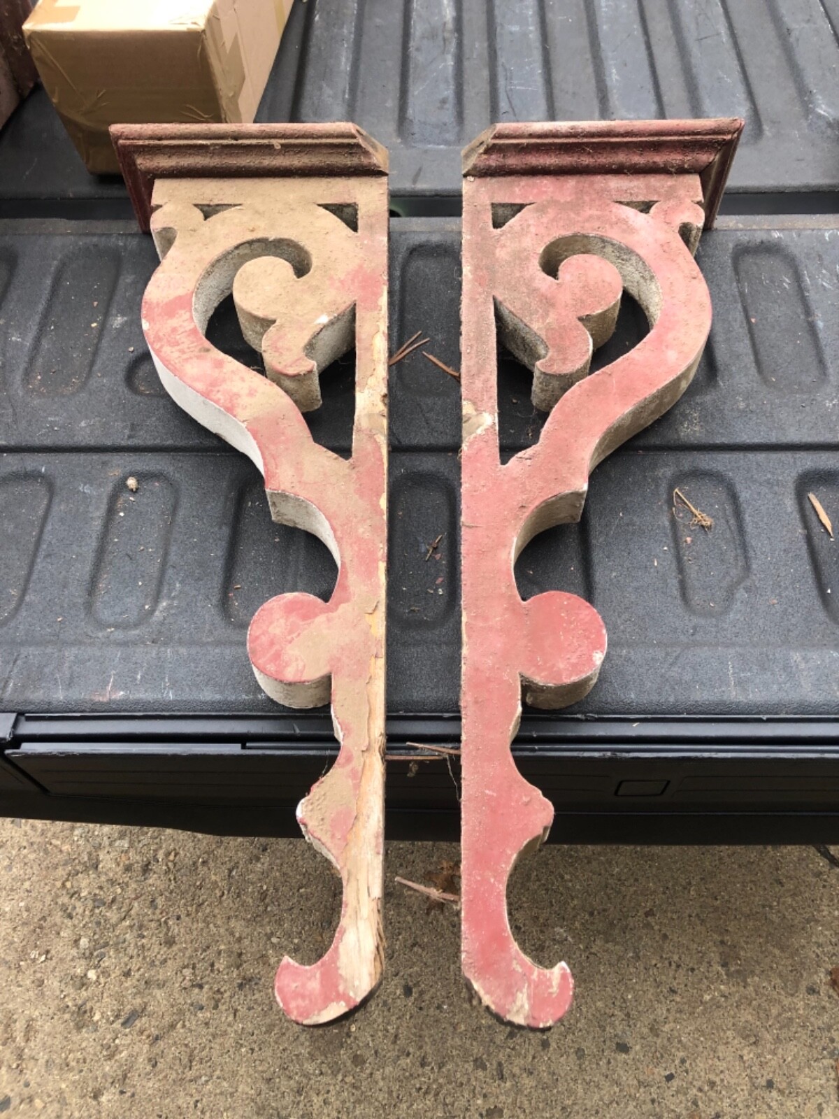 WOW pair of c1870 victorian corbel brackets red & white OH farmhouse 29/10/4.75