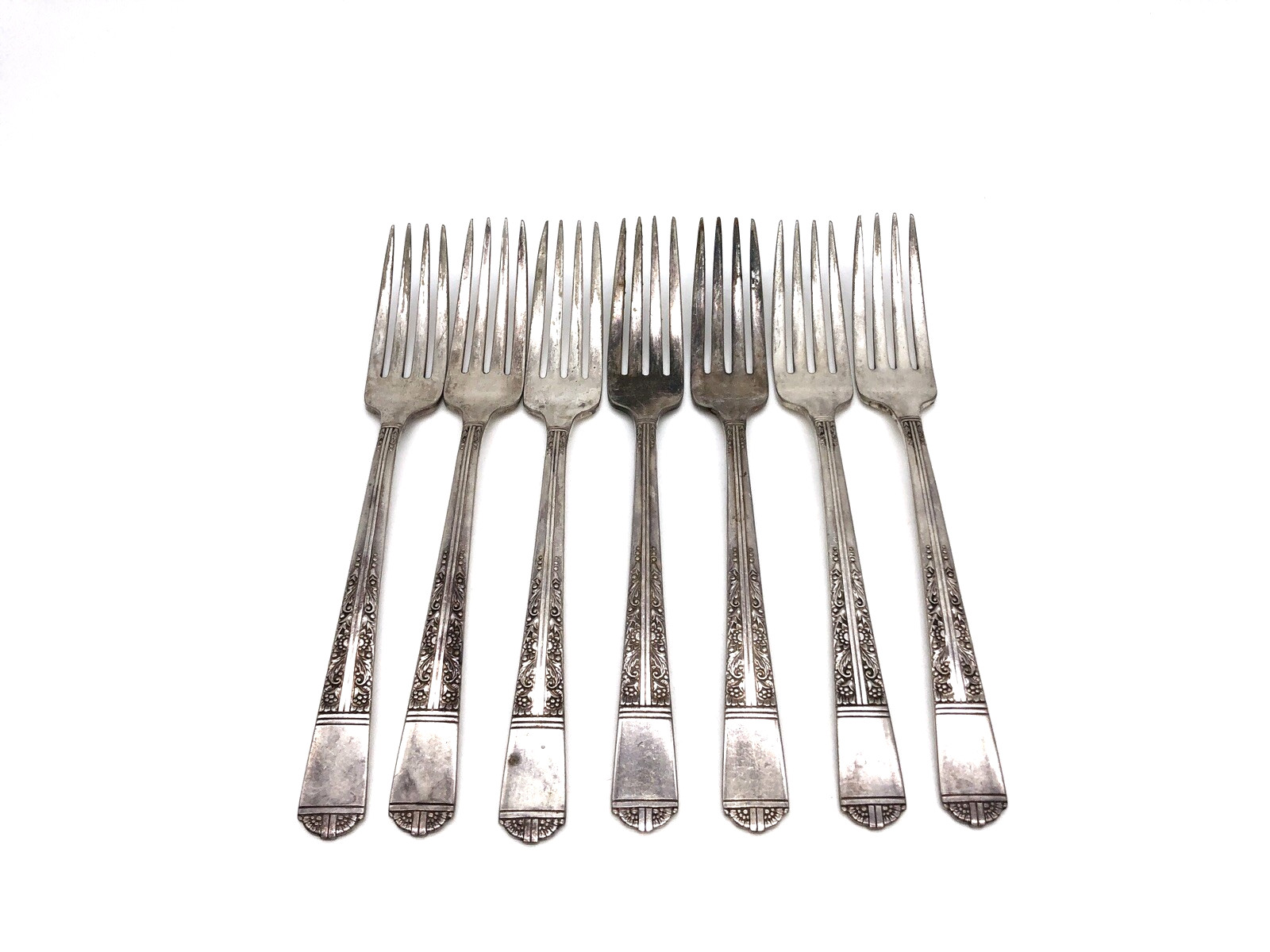 7 Oakleigh/Royal York Silver Plate Salad Forks Oneida Community 6″ Tudor Plate