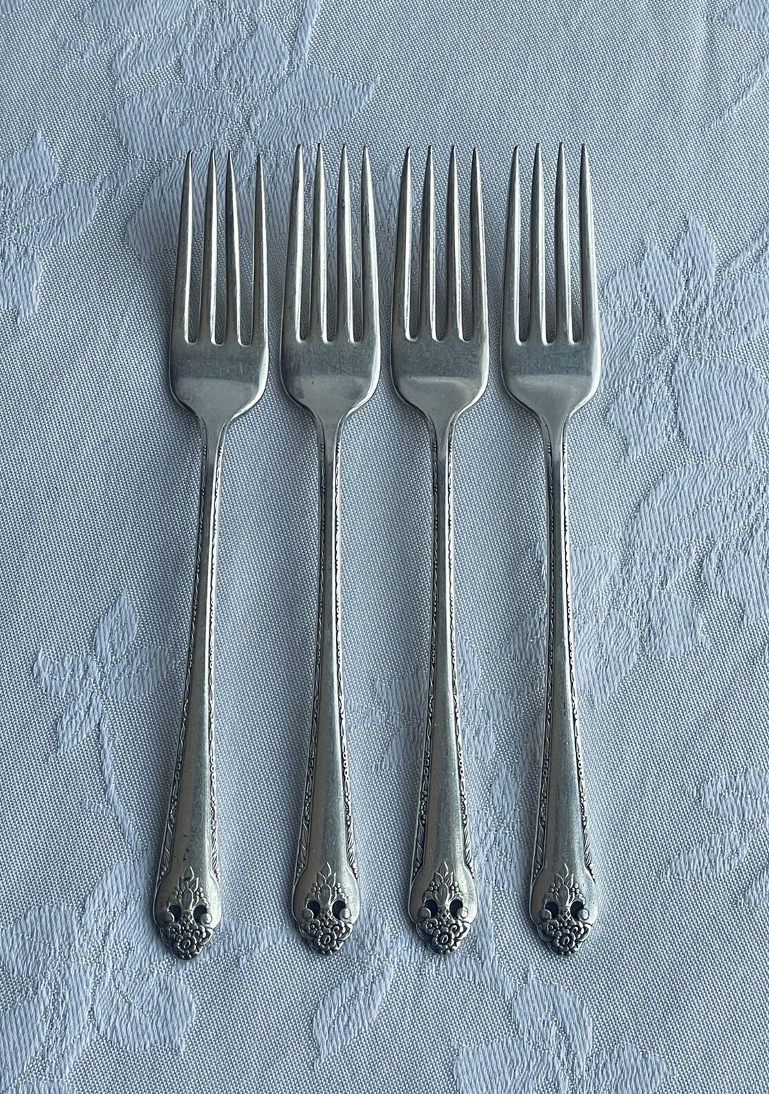 Holmes & Edwards LOVELY LADY Dinner Forks Silverplate IS Pierced 1937 Set of 4