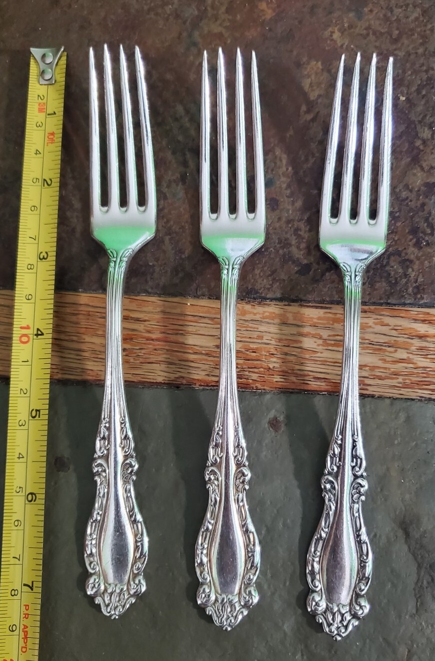 😃 LOT OF 3 RARE c1899! NASSAU AKA FLEUR DE LIS SILVERPLATED “7” LUNCHEON FORKS