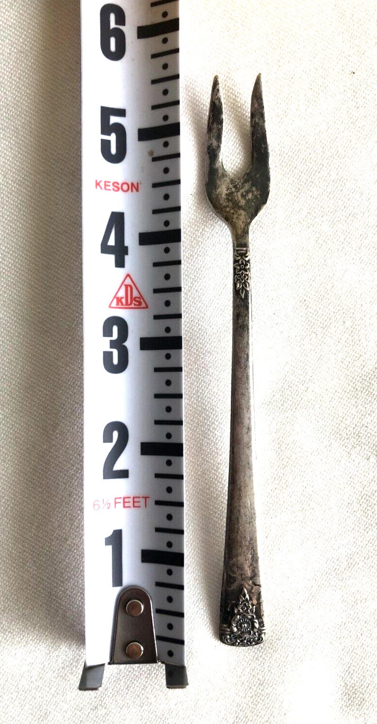 Old Wm. Rogers Lady Fair Silver Olive Fork, Excellent Condition, 5-1/2in