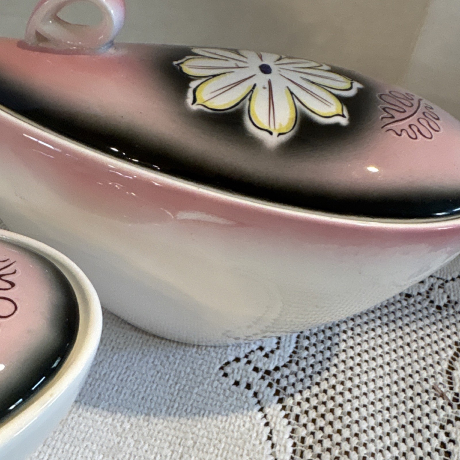 vintage Wales ceramic trinket dishes(2)with a mid-century modern floral design.