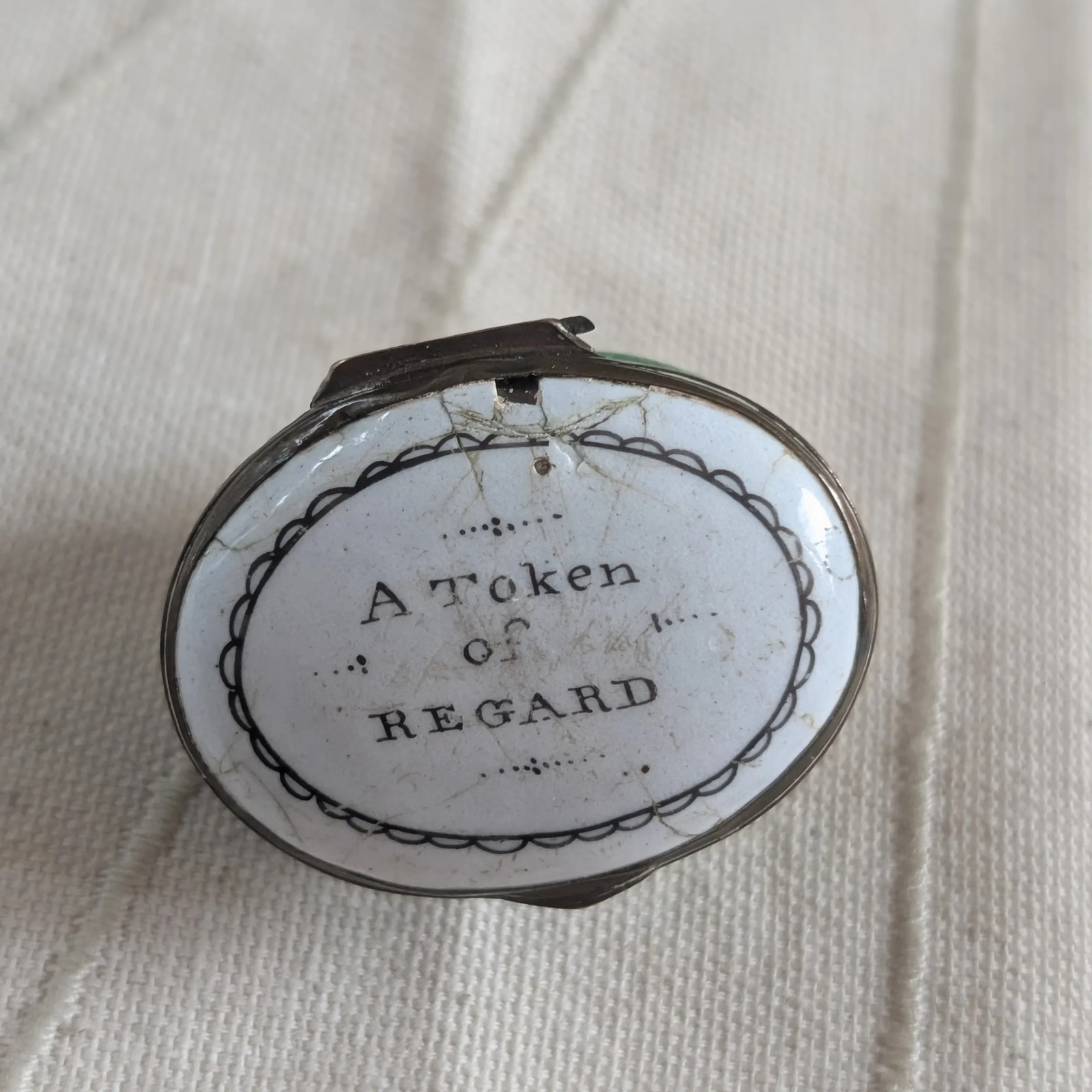 GEORGIAN BILSTON ENAMEL PATCH BOX BULL TOKEN OF REGARD 1780S ANTIQUE PRE-1800