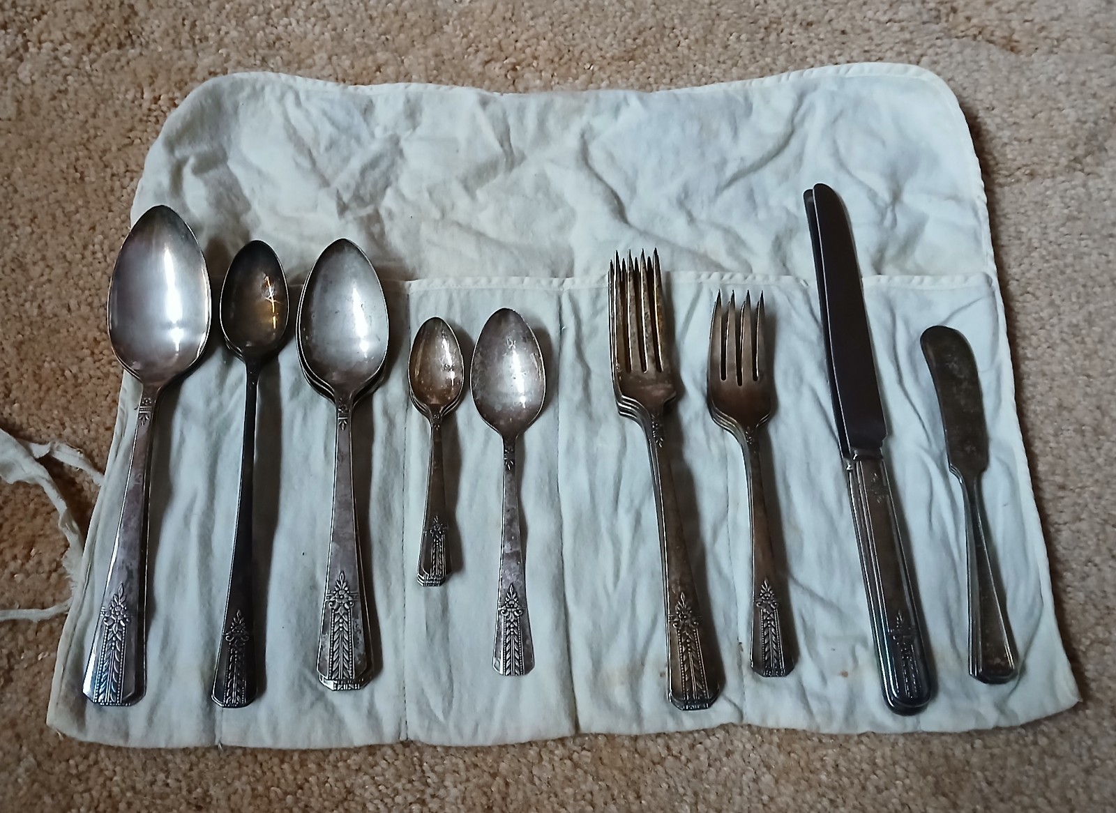 Vernon Silverplate Flatware Mixed Lot Roll-Up Case Storage Set