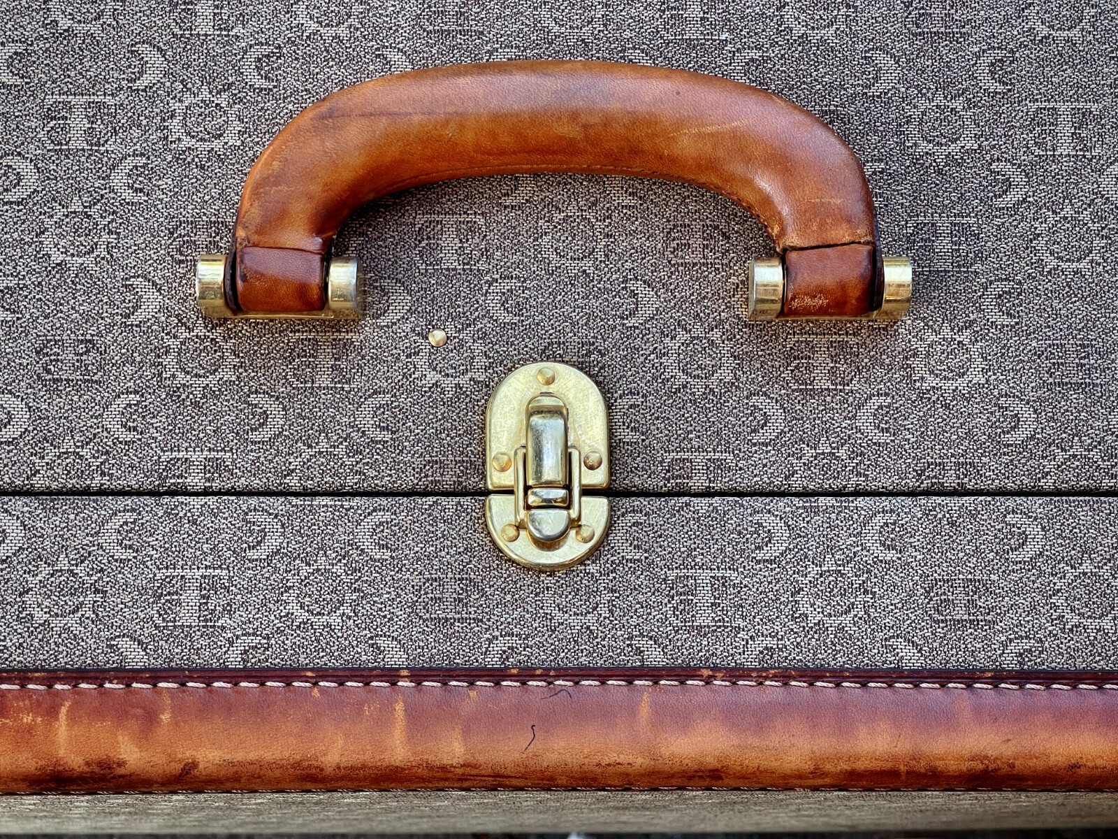 Antique Vintage Steamer Trunk (Compact) 32 x 10 x 20 Inches