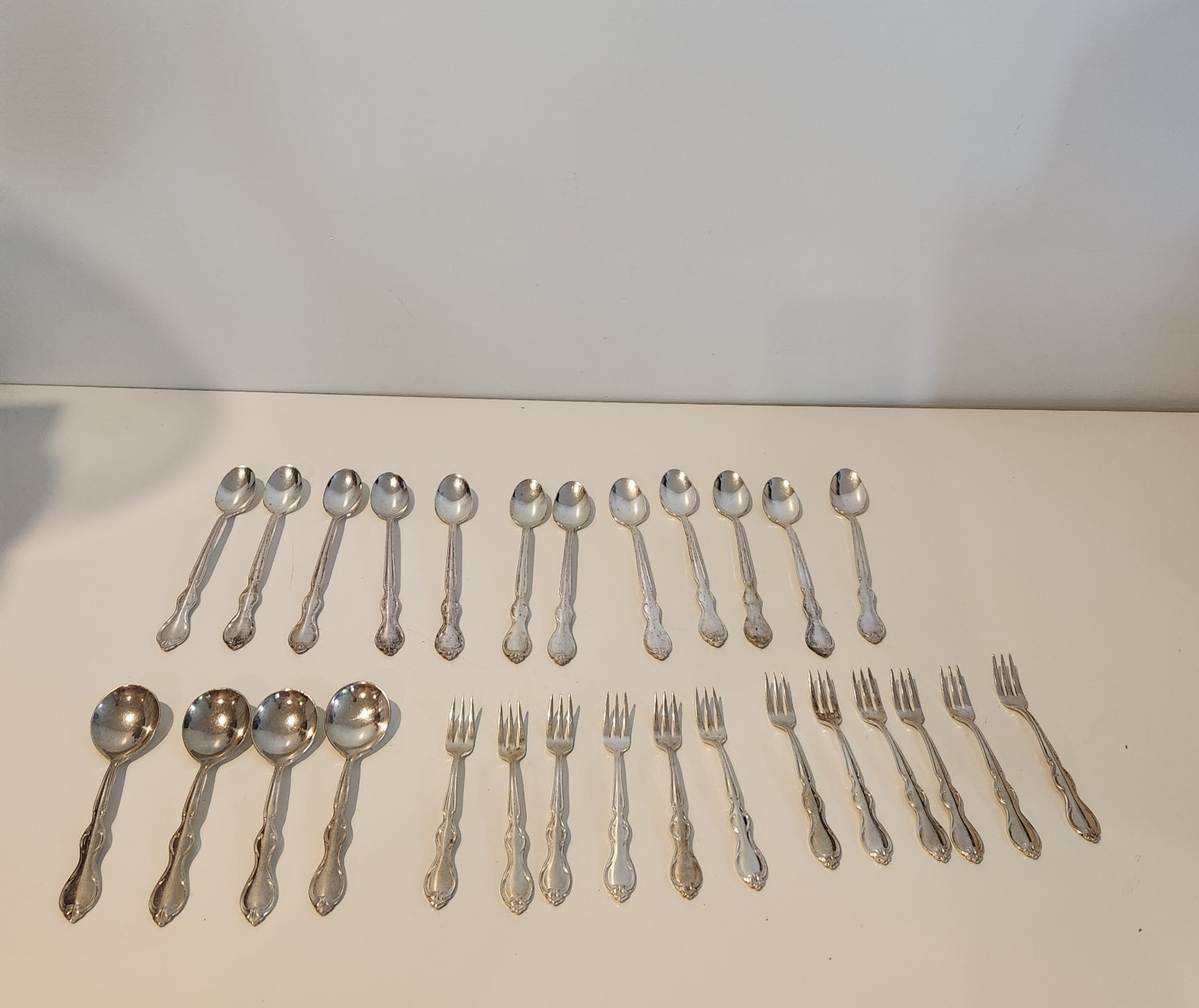 Victor S Co Rochelle Oval International Silver Silver Plated Set of 28