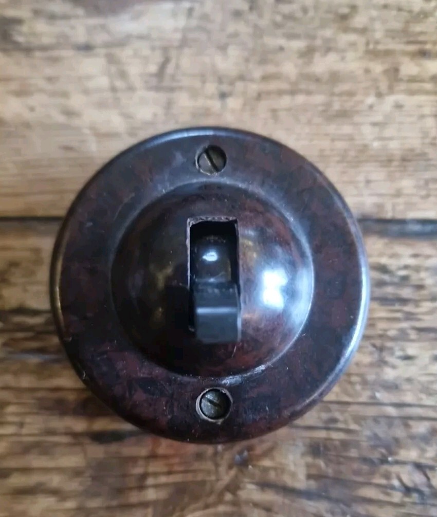 Vintage 1930s WG Brown All Bakelite Dolly Light Switch. 1 Way