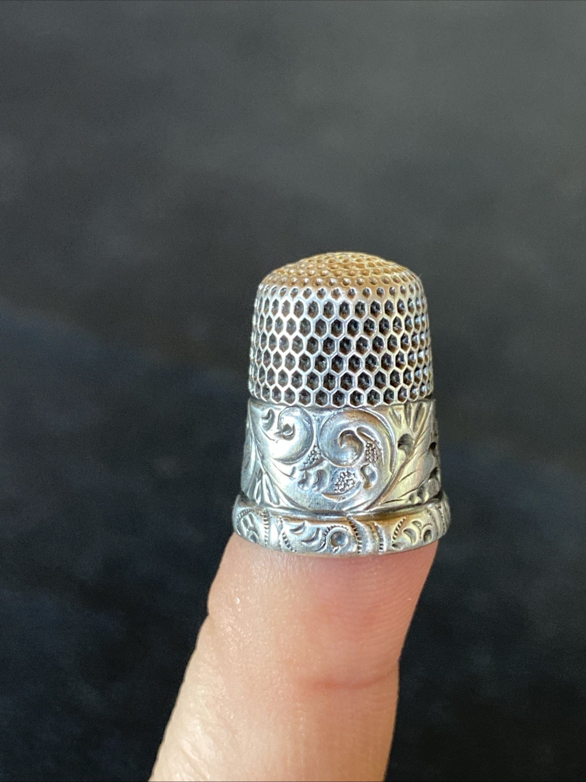 Antique Simons Bros Sterling Silver Thimble Chased Ferns Flowing Scroll Waves 7