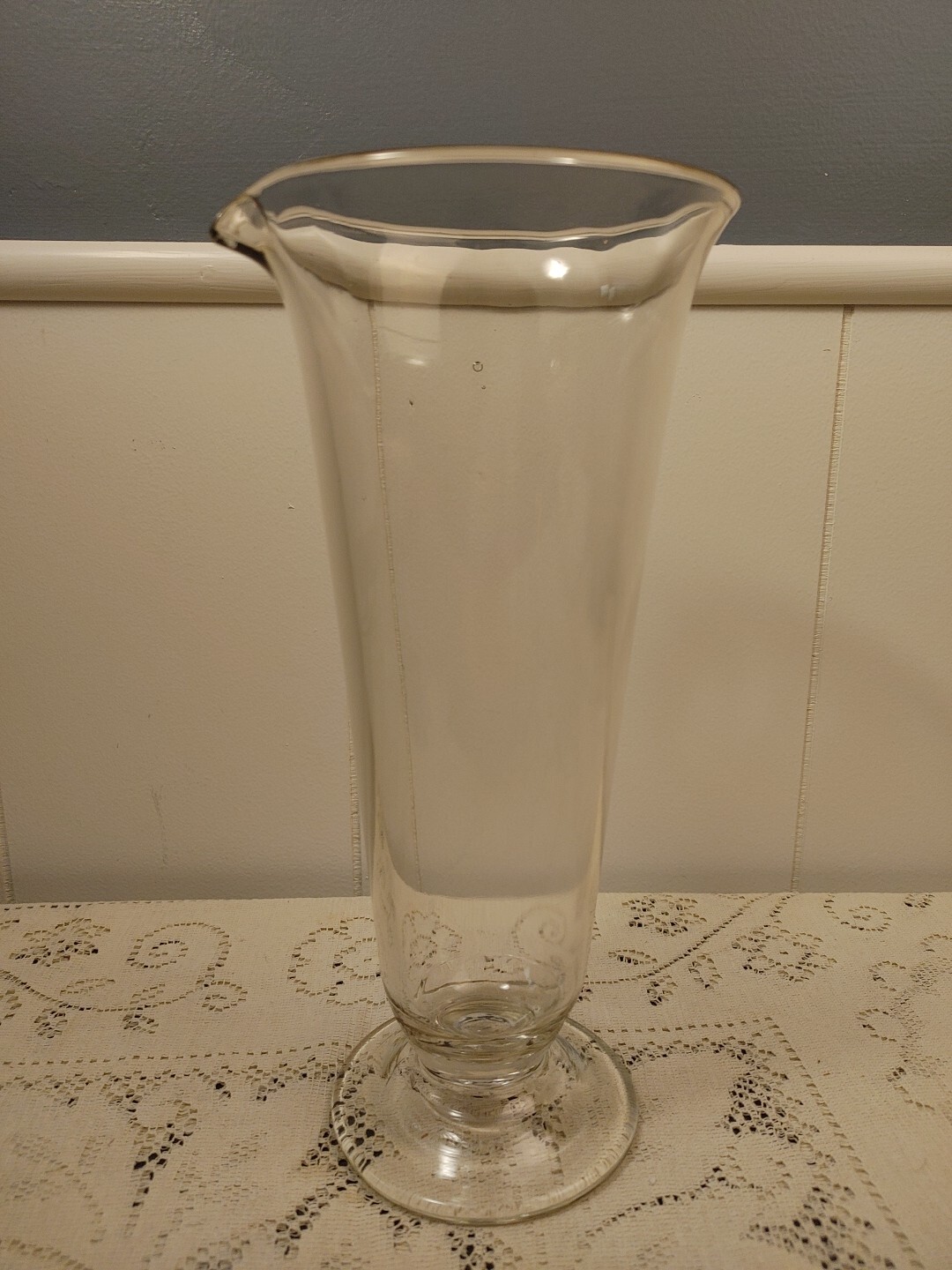 Large Antique 12″ Footed Blown Apothecary Glass Beaker No Etching!! 32 Oz