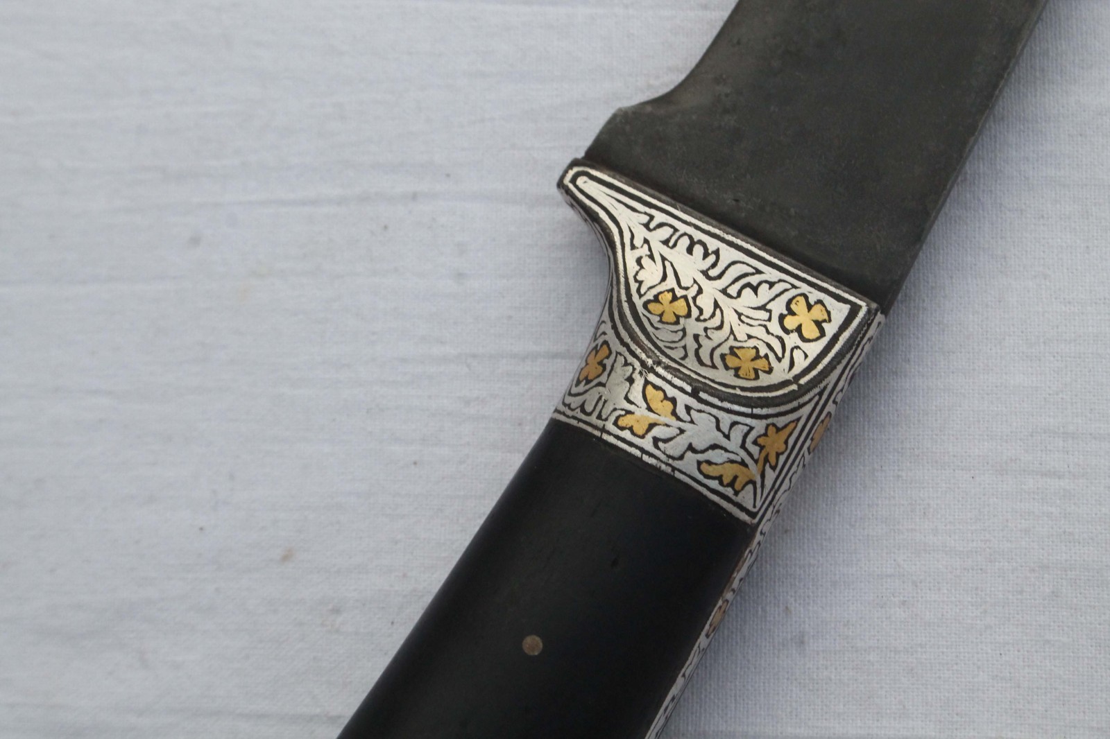 old vintage Mughal Persian gold & silver pesh-kabz knife dagger wood handle