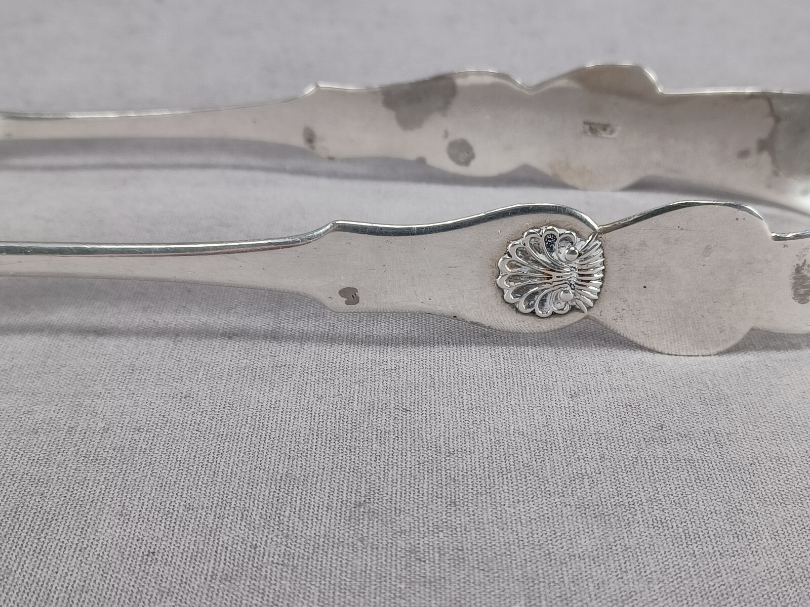 Cleveland & Post Norwich Connecticut Repousse Shells Coin Silver Tongs C. 1815