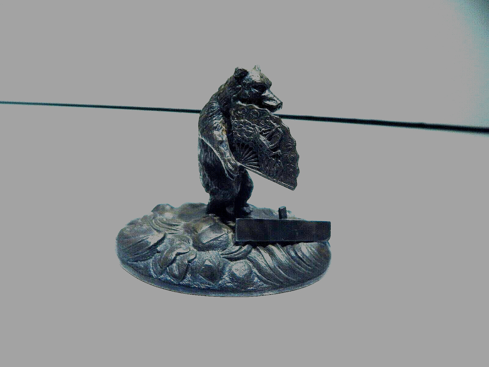 1880s PAIRPOINT SILVER QUADRUPLEPLATE FIGURAL PLACE CARD HOLDER W/ BEAR AND FAN