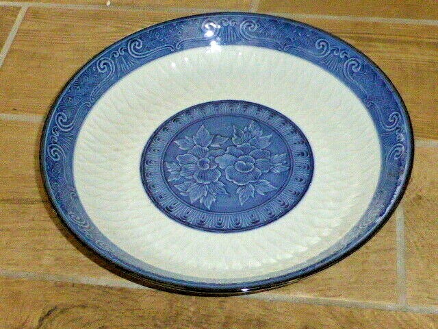 Stunning Antique Chinese Blue & White Floral Lattice Bowl with Signature, c1900.