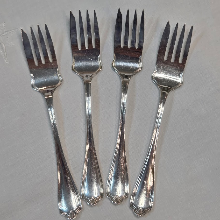Rogers International GRECIAN New-Grecian Silverplate Set of 4 Salad Forks 6-1/8″