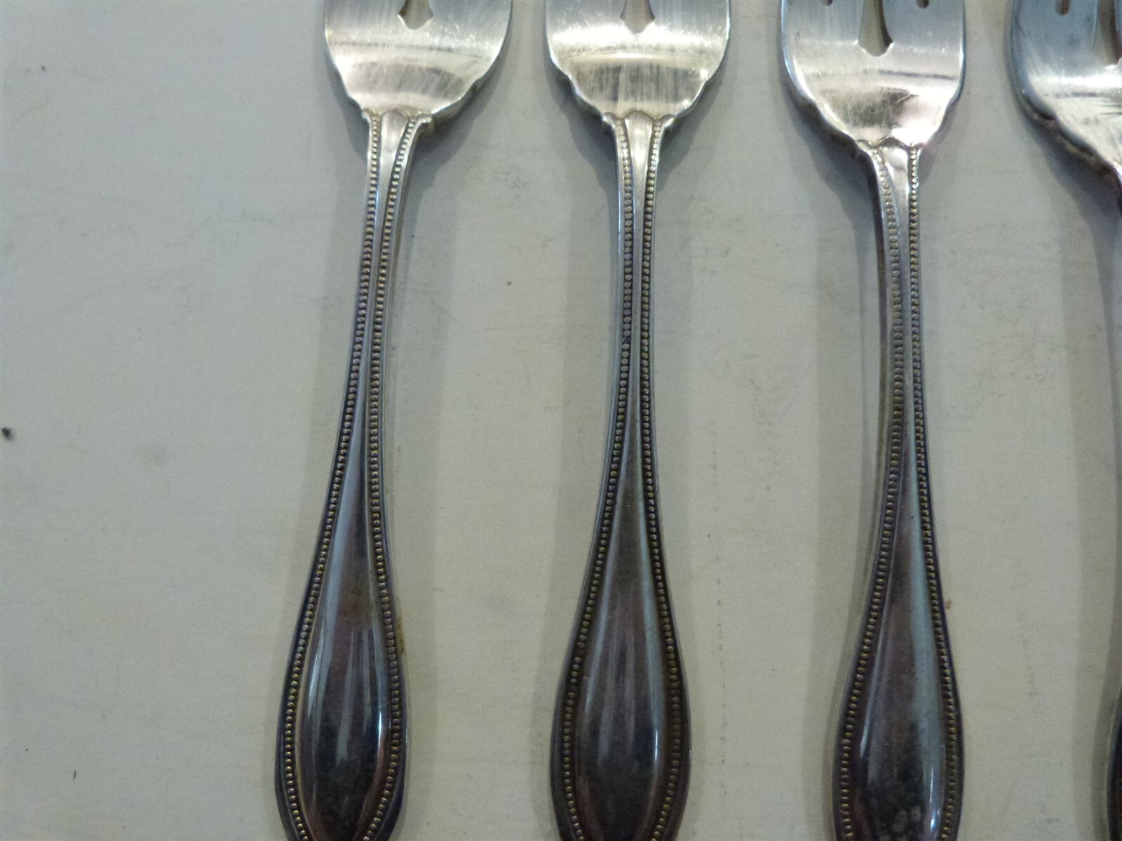 6 VINTAGE Oneida Silverplate ARBOR / HARMONY SALAD FORKS 6.75″