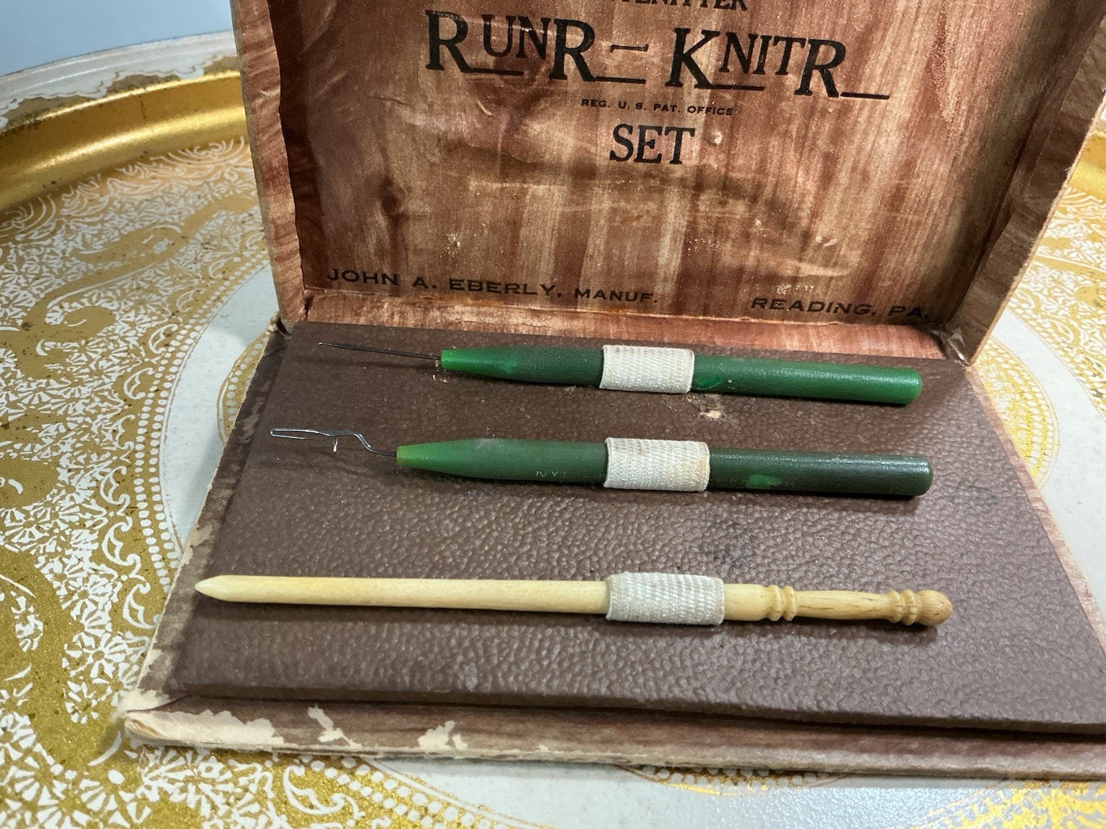 John A Eberly Knitting Kit Hook And Needle Runr Knitr Set NYLnitter Mending Tool